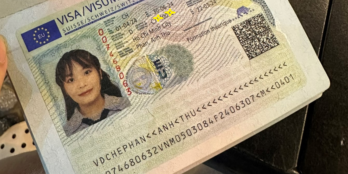 Vinahure chúc mừng học sinh Phan Anh Thư xuất sắc đạt visa du học Thụy Sĩ