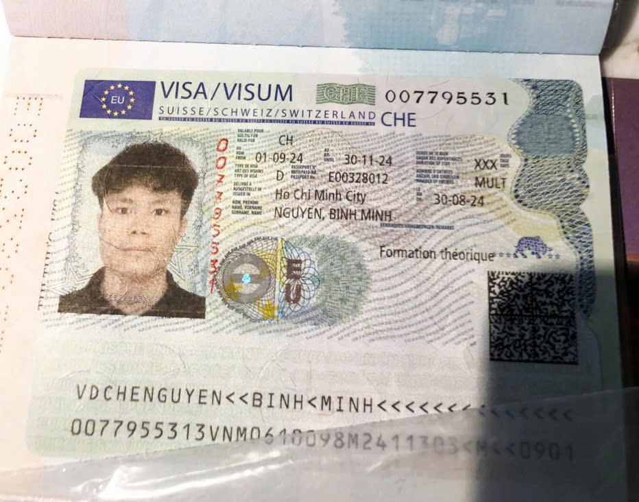 Chúc mừng Nguyễn Bình Minh nhận visa du học Thụy Sĩ Trường Glion